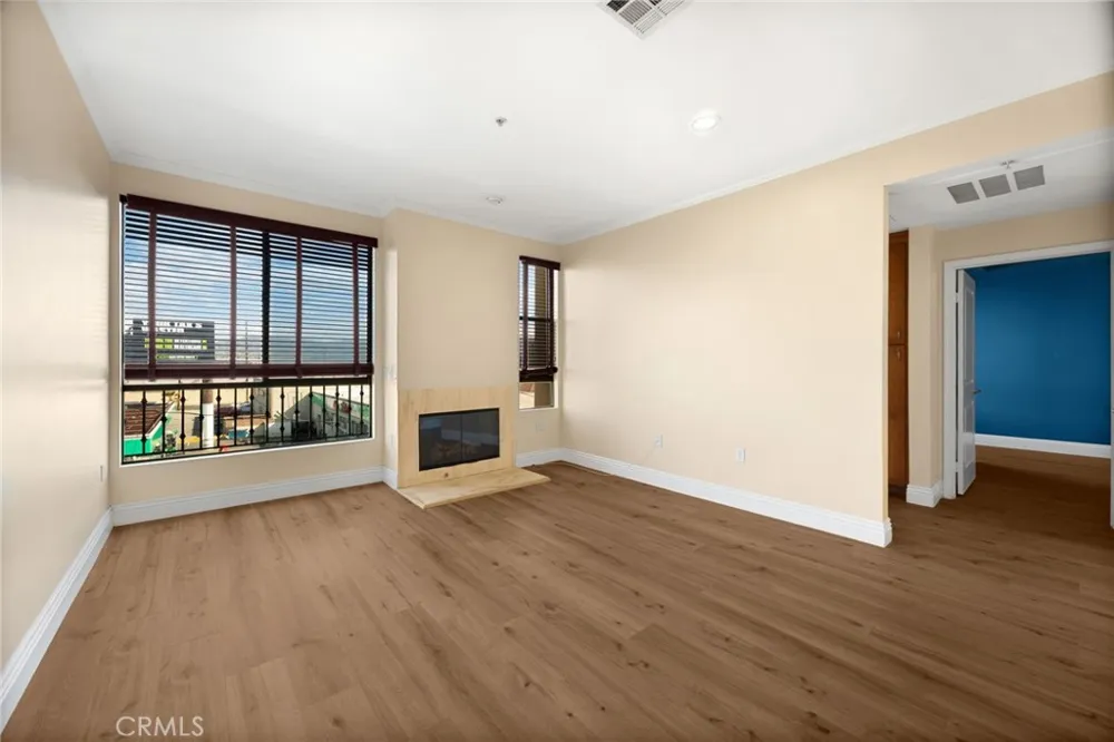 6938 Laurel Canyon #303 North Hollywood, CA 91605