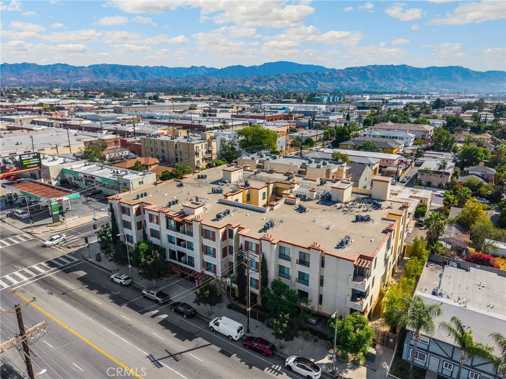 6938 Laurel Canyon #303 North Hollywood, CA 91605