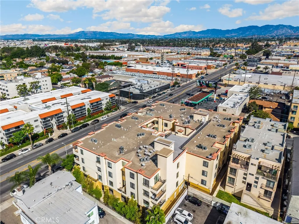 6938 Laurel Canyon #303 North Hollywood, CA 91605