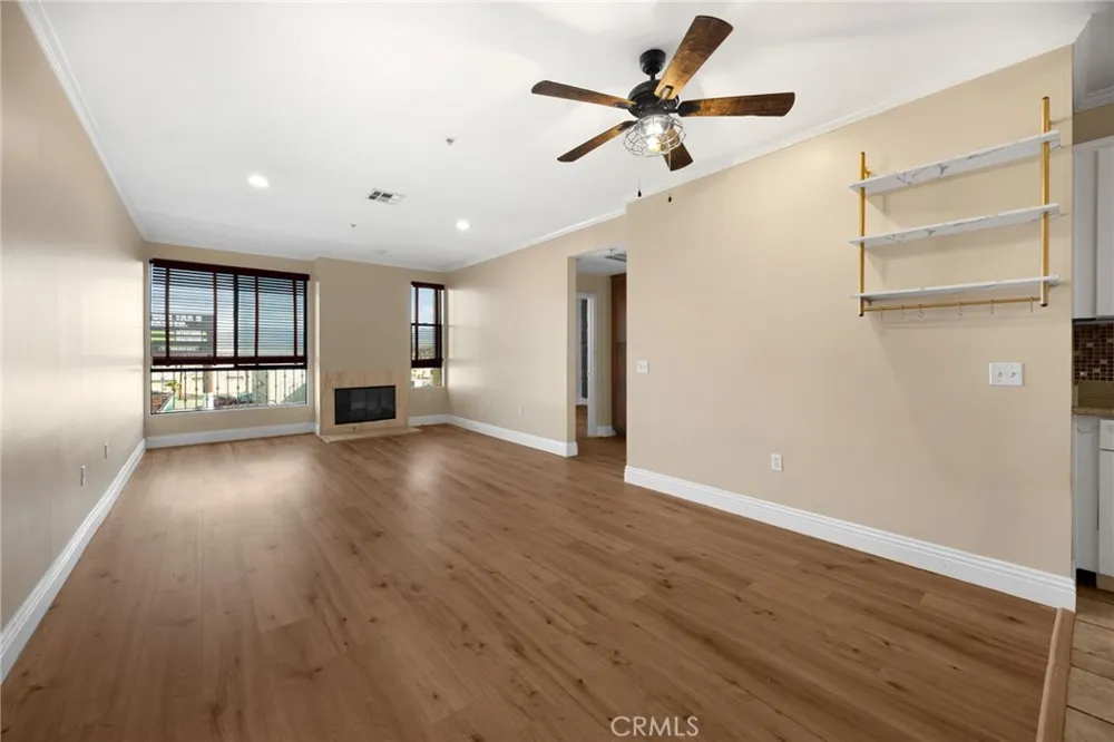 6938 Laurel Canyon #303 North Hollywood, CA 91605