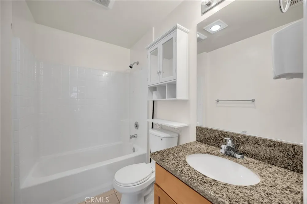 6938 Laurel Canyon #303 North Hollywood, CA 91605