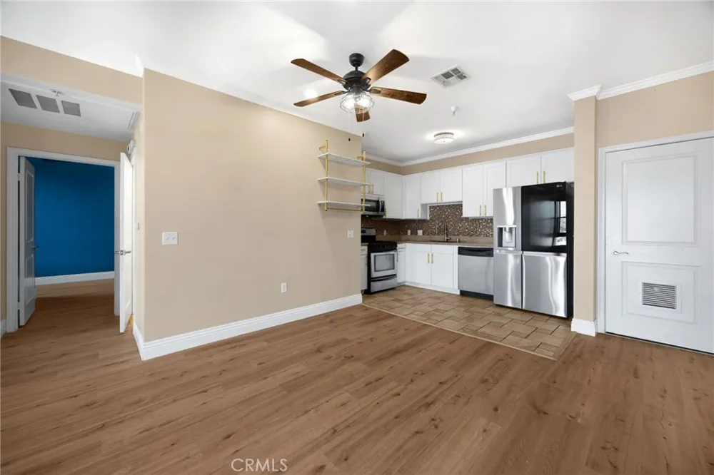 6938 Laurel Canyon #303 North Hollywood, CA 91605