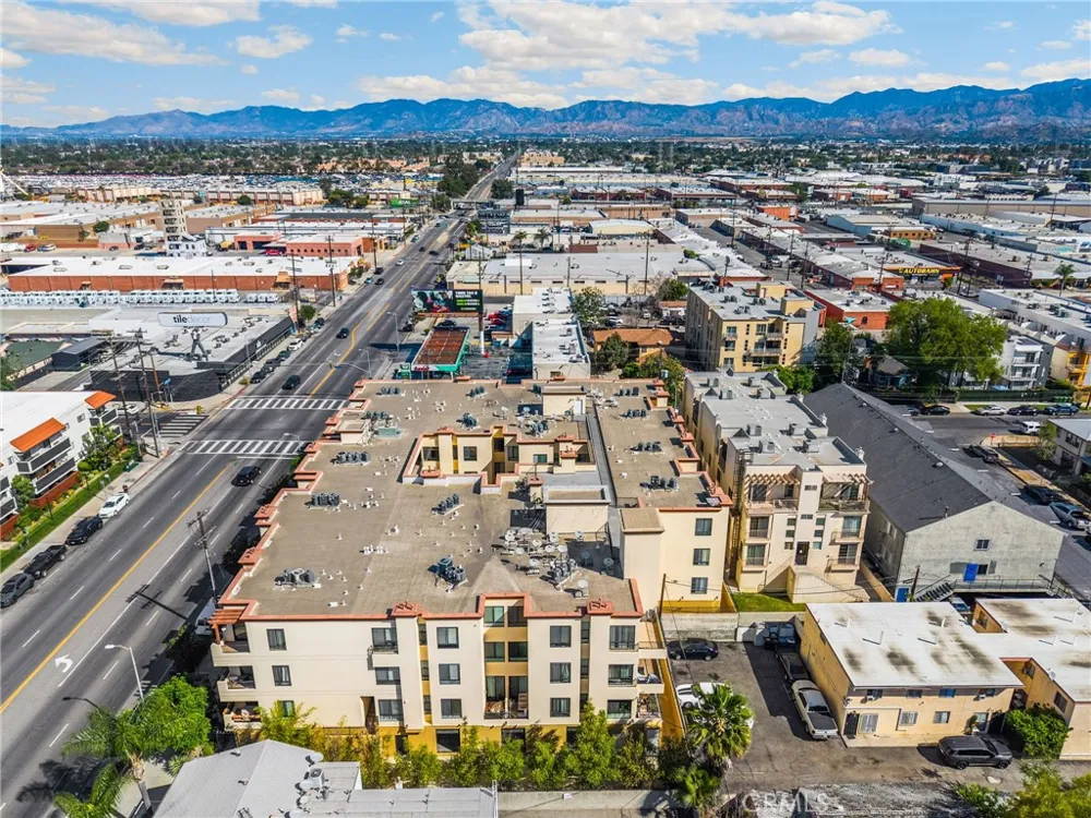 6938 Laurel Canyon #303 North Hollywood, CA 91605