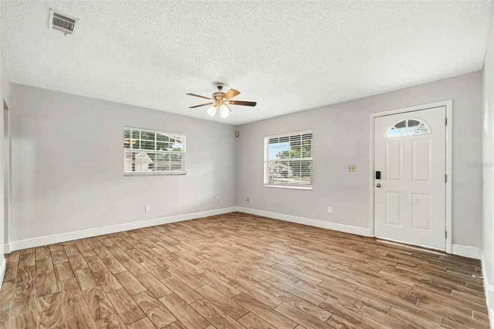 8503 FISH LAKE ROAD Tampa, FL 33619