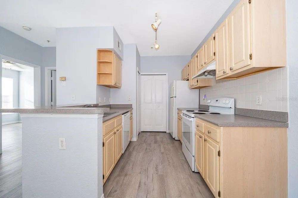 8900 LEGACY COURT #204 Kissimmee, FL 34747