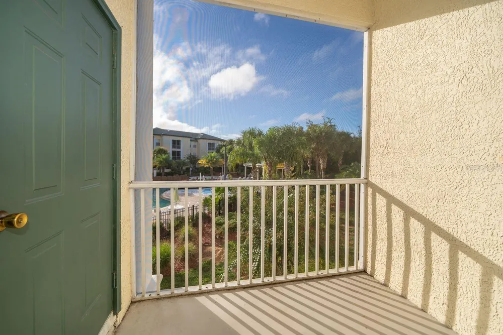 8900 LEGACY COURT #204 Kissimmee, FL 34747