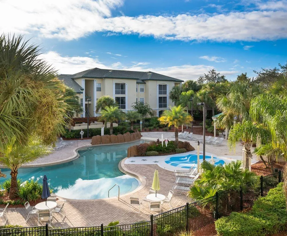 8900 LEGACY COURT #204 Kissimmee, FL 34747