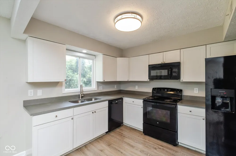 1635 Stacy Lynn Drive Indianapolis, IN 46231