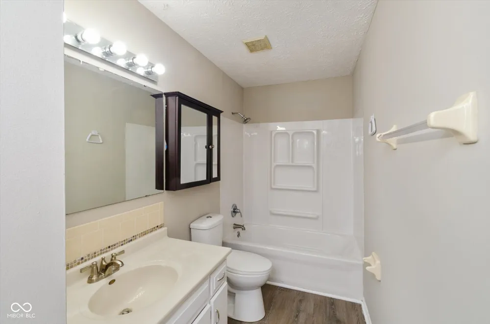 1635 Stacy Lynn Drive Indianapolis, IN 46231
