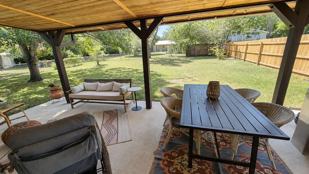 502 E Ash Drive Johnson City, TX 78636
