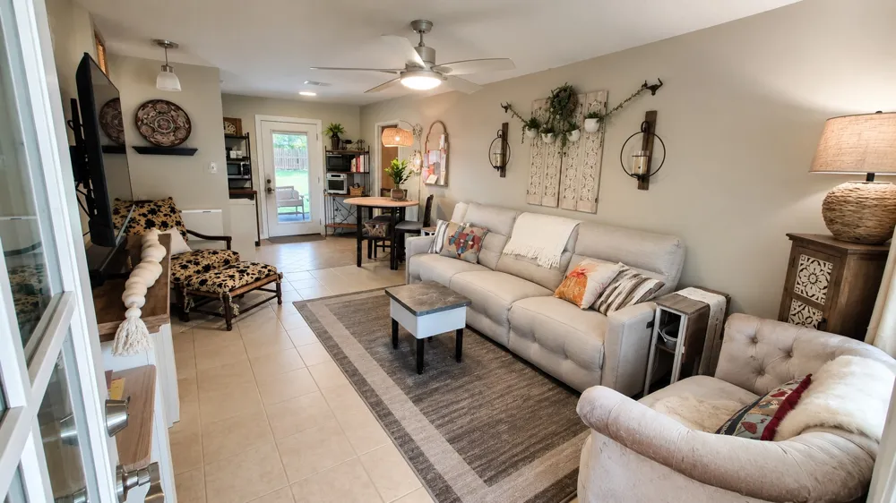 502 E Ash Drive Johnson City, TX 78636