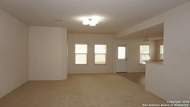 15619 TURFWAY PARK Selma, TX 78154