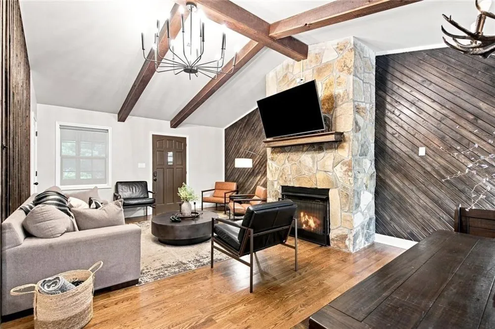 33 Pigeon Creek Drive Blue Ridge, GA 30513