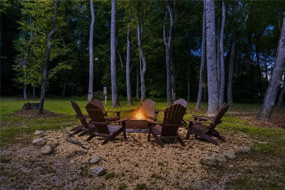 33 Pigeon Creek Drive Blue Ridge, GA 30513