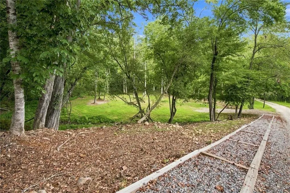 33 Pigeon Creek Drive Blue Ridge, GA 30513