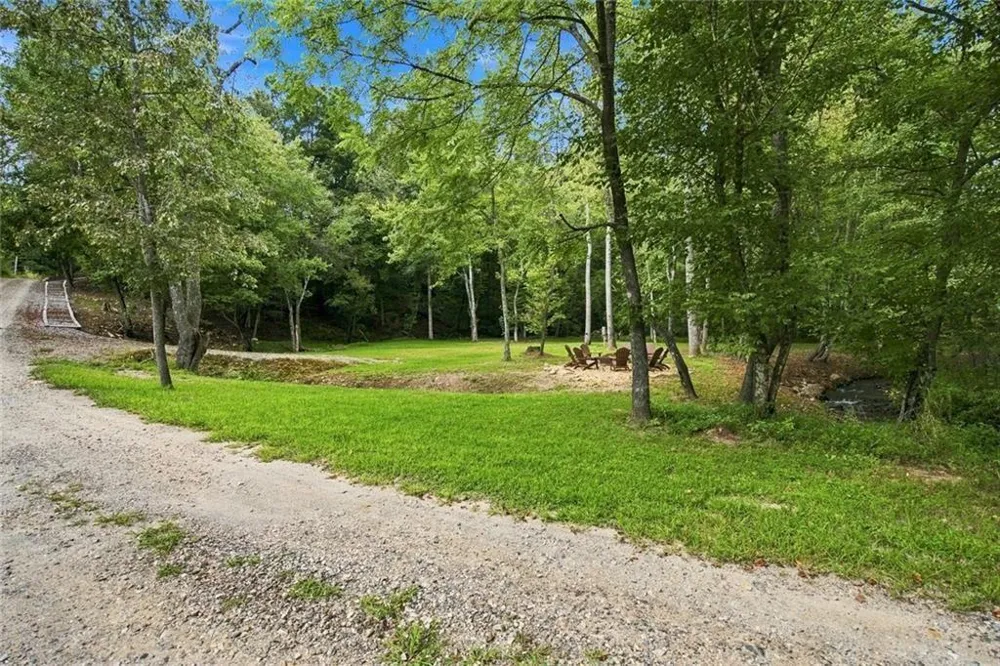 33 Pigeon Creek Drive Blue Ridge, GA 30513