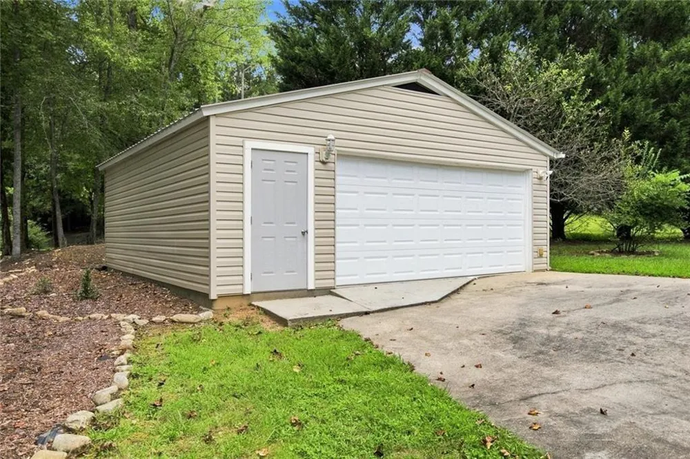 33 Pigeon Creek Drive Blue Ridge, GA 30513