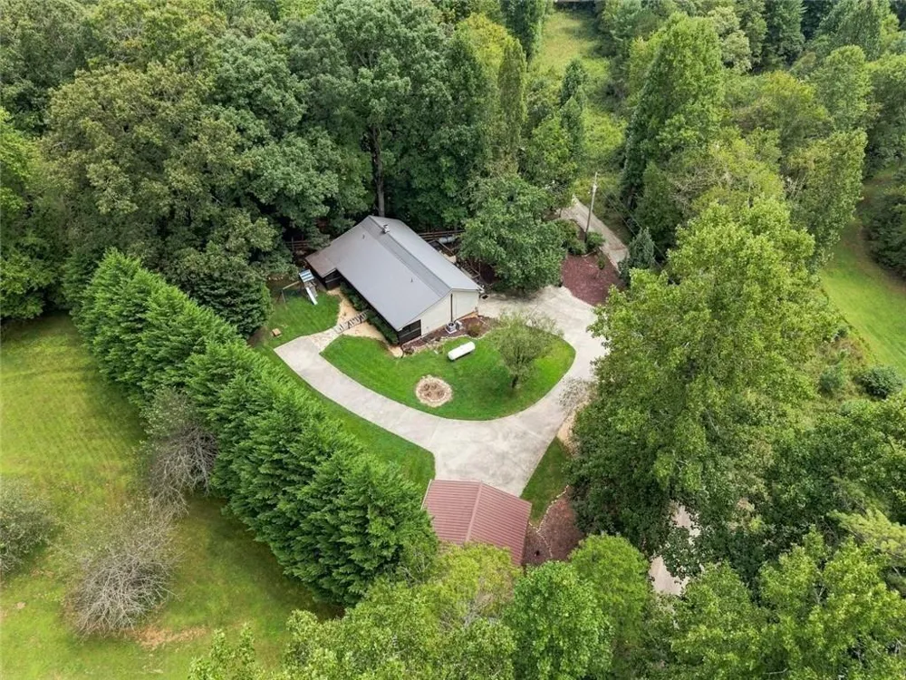 33 Pigeon Creek Drive Blue Ridge, GA 30513