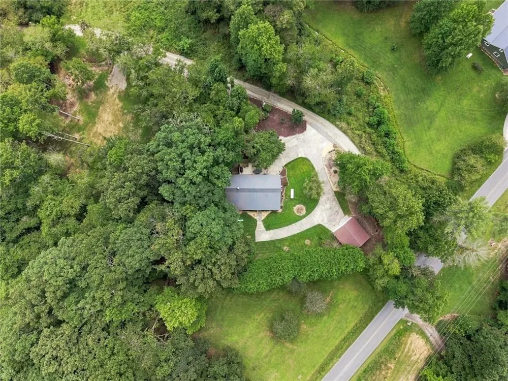 33 Pigeon Creek Drive Blue Ridge, GA 30513