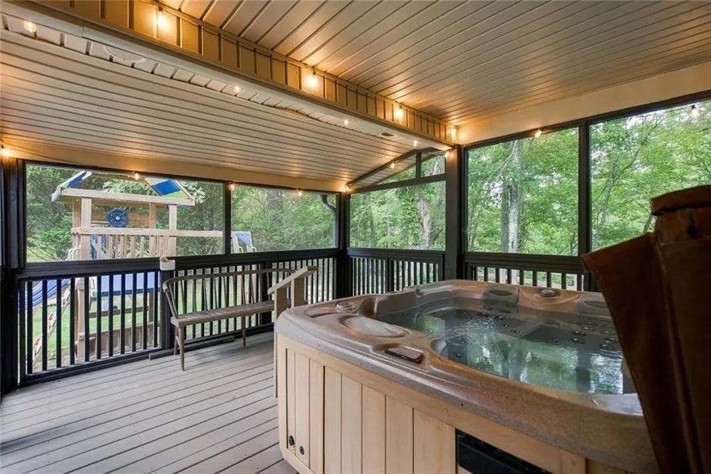 33 Pigeon Creek Drive Blue Ridge, GA 30513