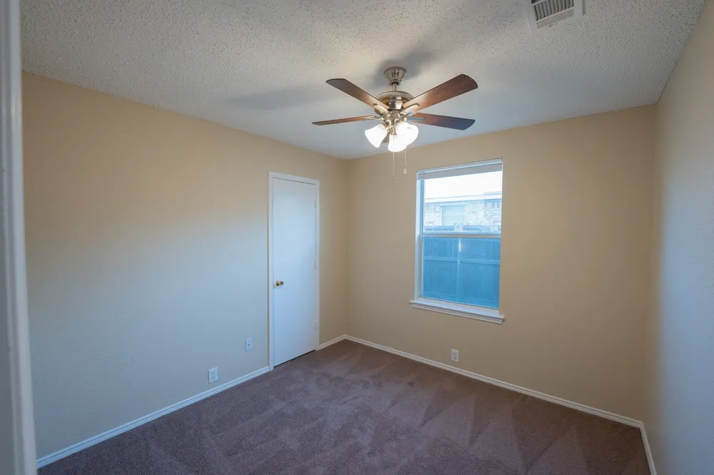 1524 Clemson Drive Glenn Heights, TX 75154