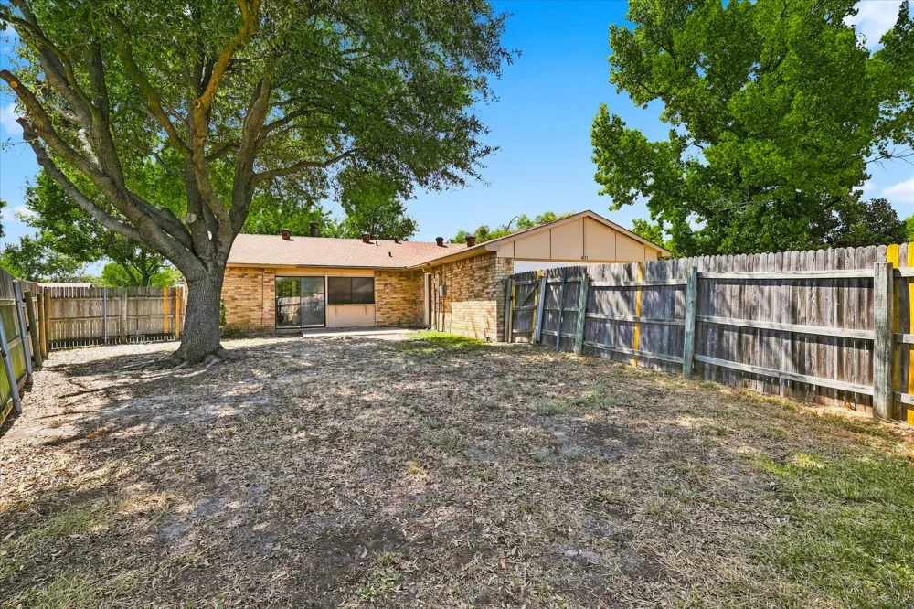 411 Clear Creek Lane Coppell, TX 75019