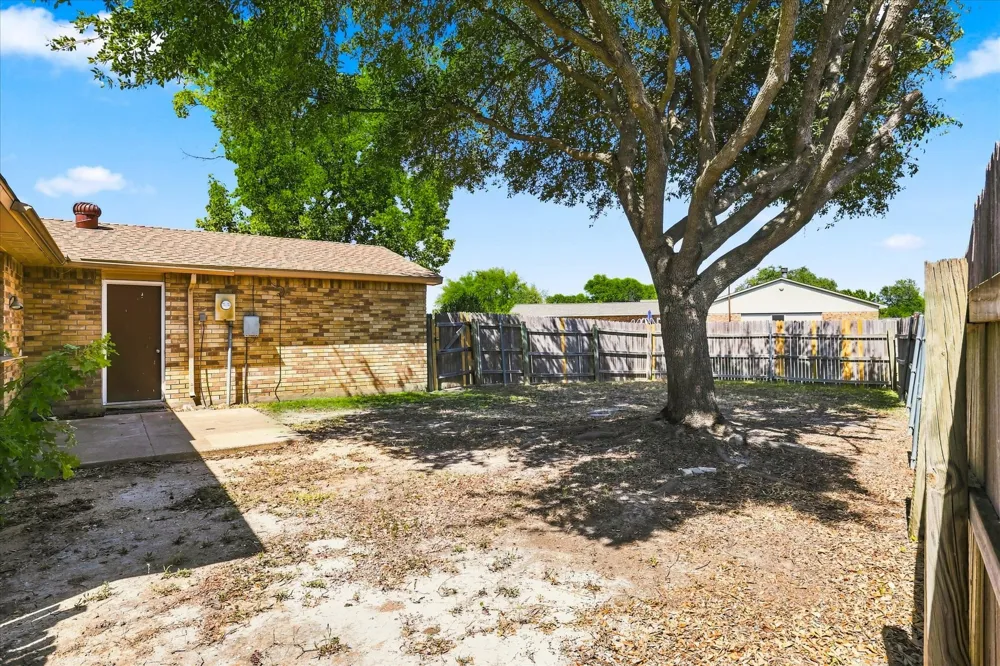 411 Clear Creek Lane Coppell, TX 75019