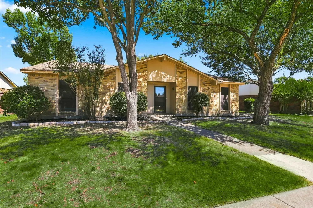 411 Clear Creek Lane Coppell, TX 75019