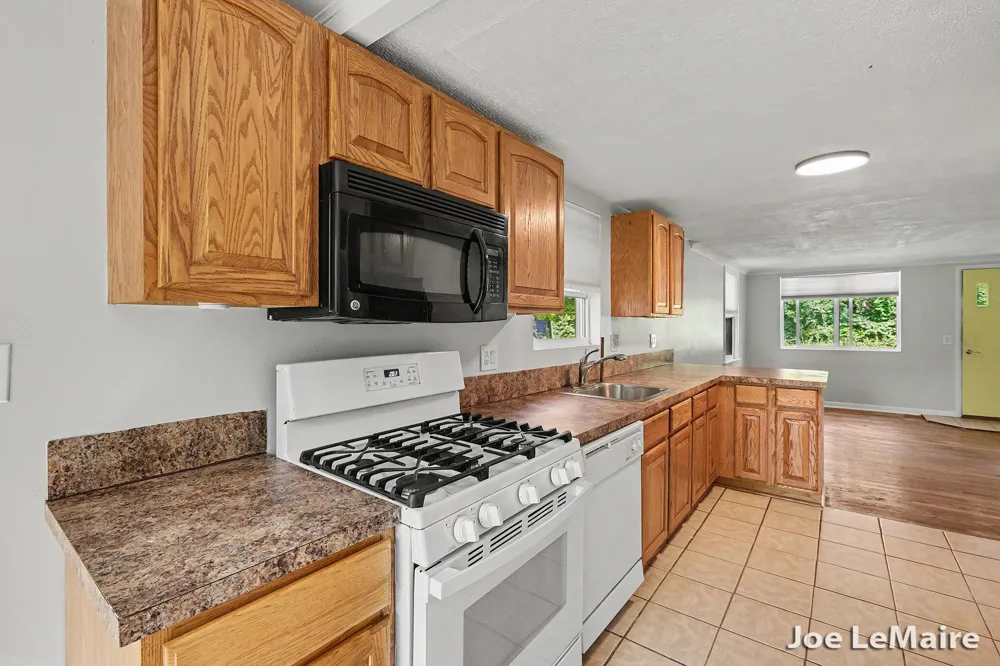 4977 Hunsberger Avenue NE Grand Rapids, MI 49525
