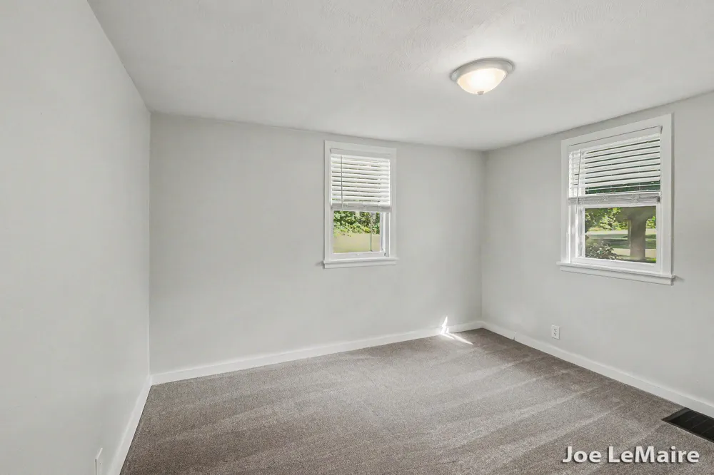 4977 Hunsberger Avenue NE Grand Rapids, MI 49525