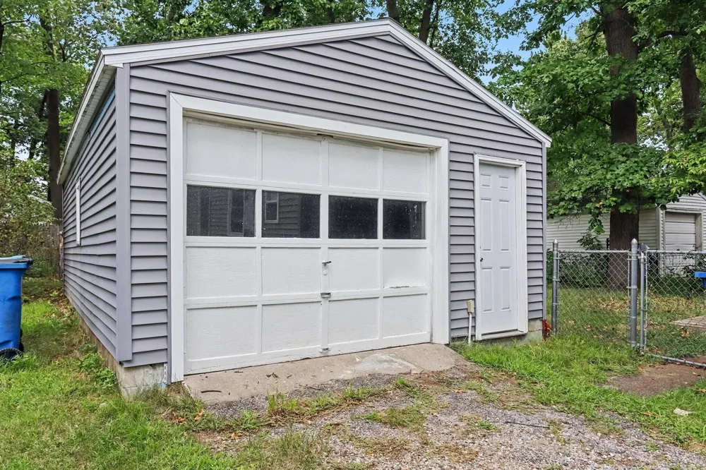210 W Spaulding Avenue W Battle Creek, MI 49037