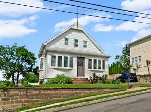 48 Cedarhurst Ave