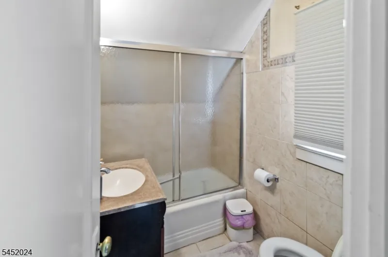 48 Cedarhurst Ave Woodland Park, NJ 07424