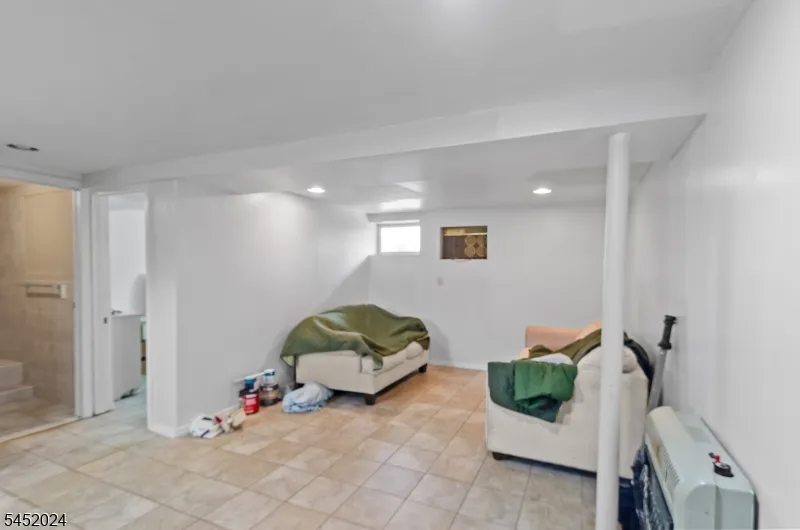 48 Cedarhurst Ave Woodland Park, NJ 07424