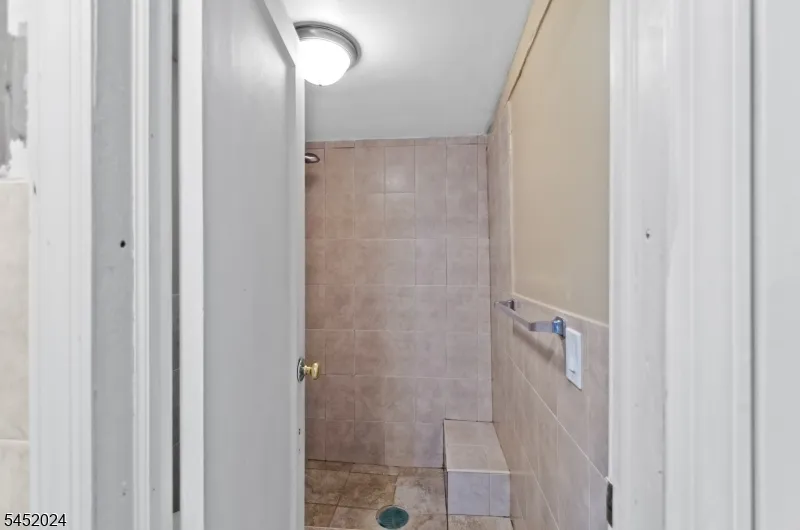 48 Cedarhurst Ave Woodland Park, NJ 07424