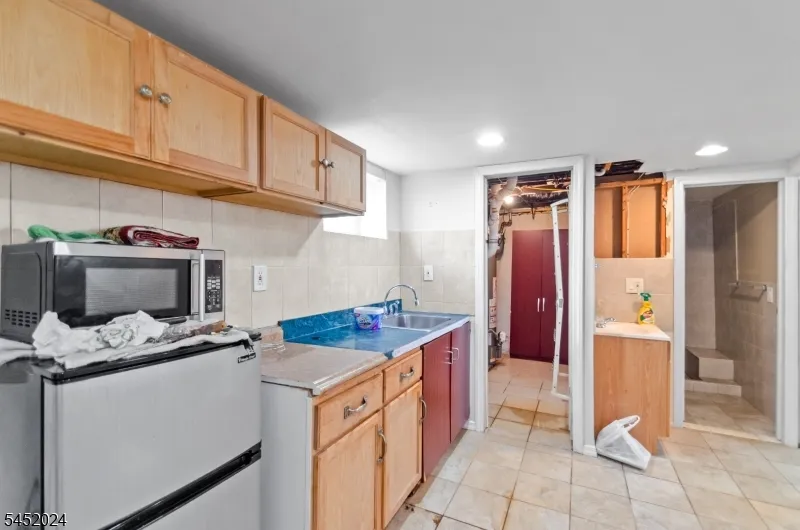 48 Cedarhurst Ave Woodland Park, NJ 07424