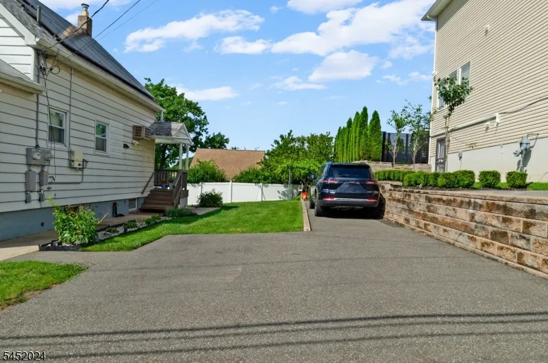 48 Cedarhurst Ave Woodland Park, NJ 07424