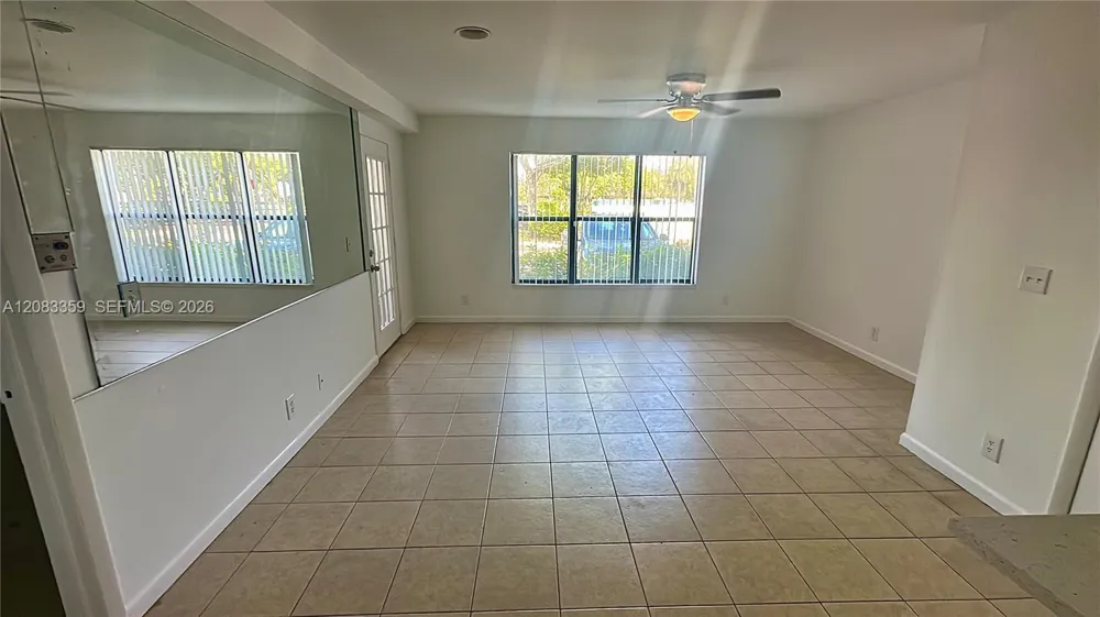 4096 Pine Island Rd #2112 Sunrise, FL 33351