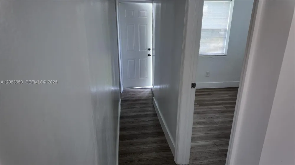 2027 NW 91st St #2025 Miami, FL 33147