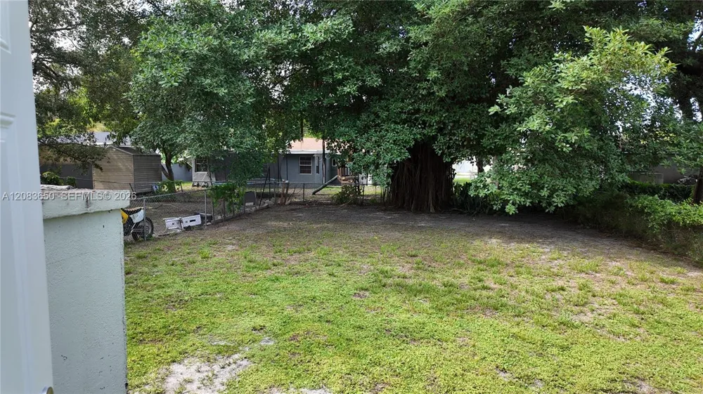 2027 NW 91st St #2025 Miami, FL 33147