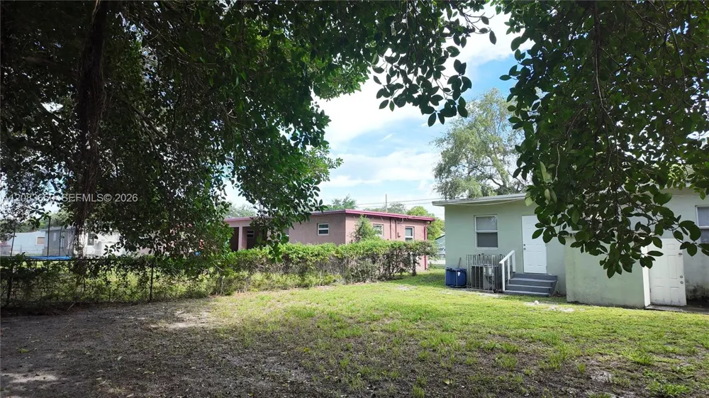 2027 NW 91st St #2025 Miami, FL 33147