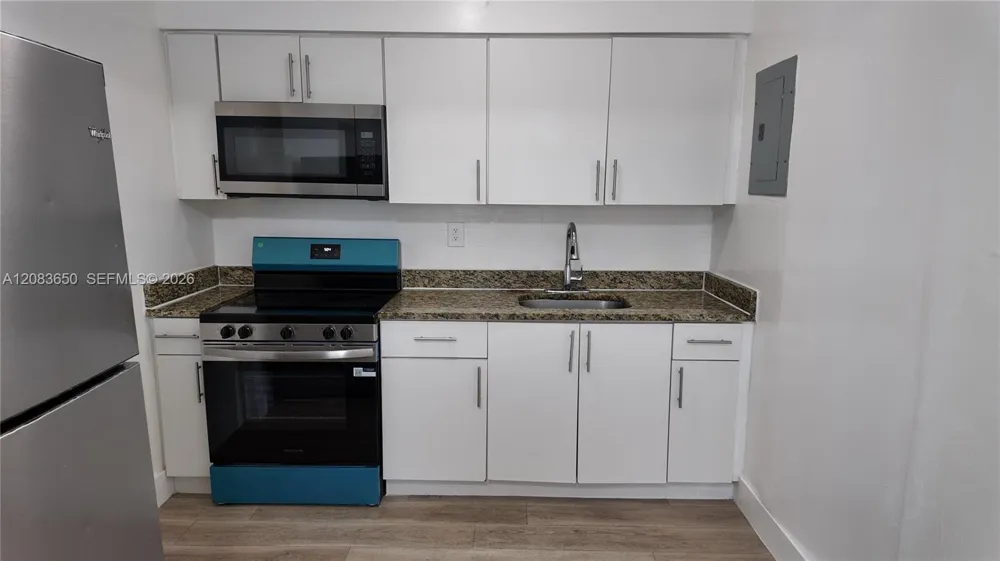 2027 NW 91st St #2025 Miami, FL 33147