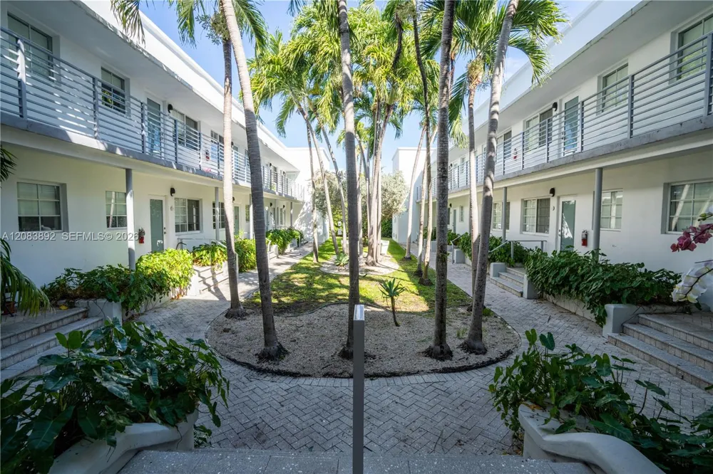331 85th St #10 Miami Beach, FL 33141