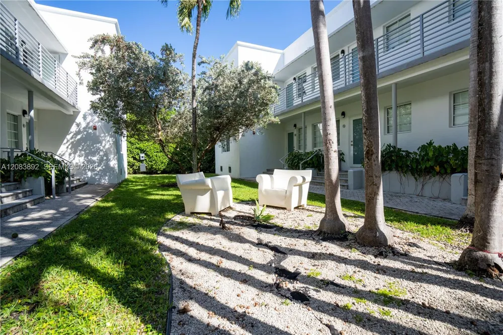 331 85th St #10 Miami Beach, FL 33141