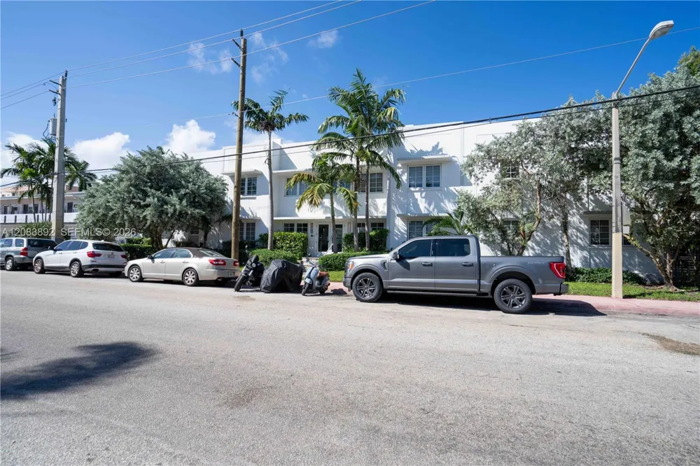 331 85th St #10 Miami Beach, FL 33141