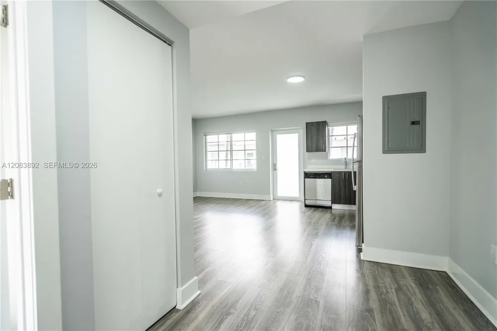 331 85th St #10 Miami Beach, FL 33141