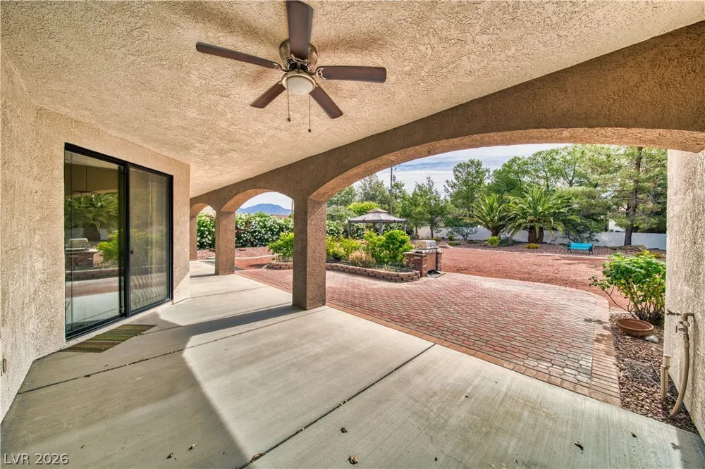 2061 Iroquois Avenue Pahrump, NV 89048