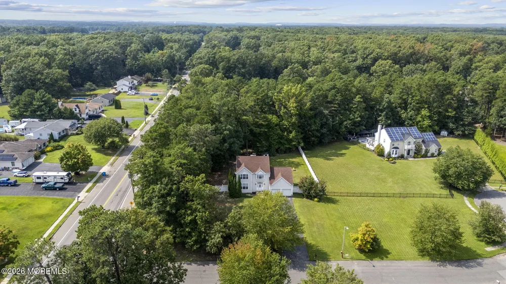 2 Sparrow Court Jackson, NJ 08527