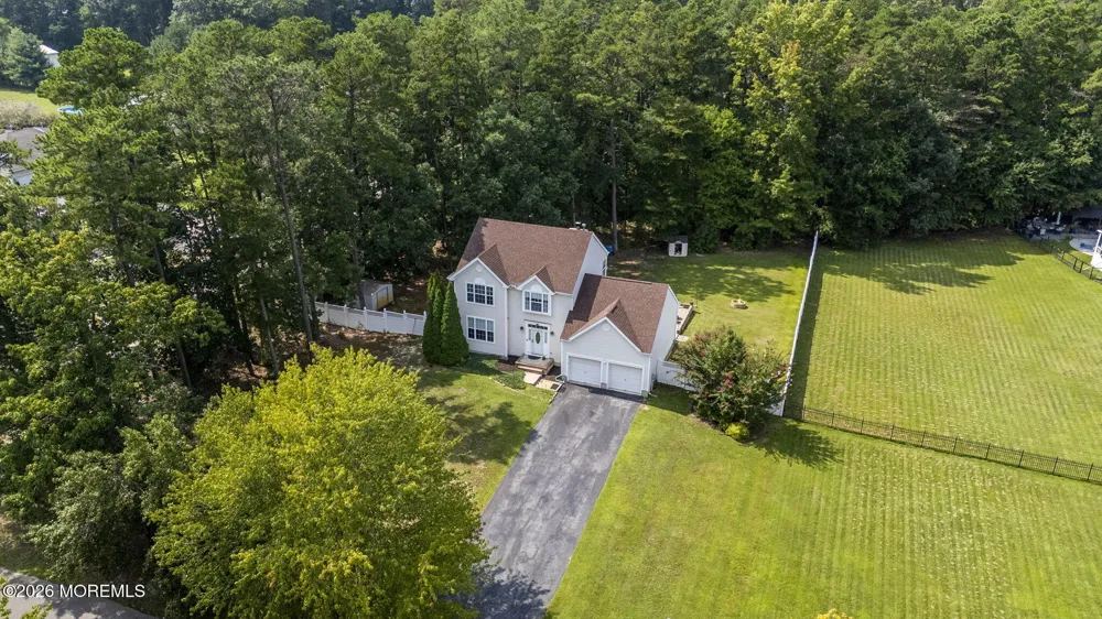 2 Sparrow Court Jackson, NJ 08527