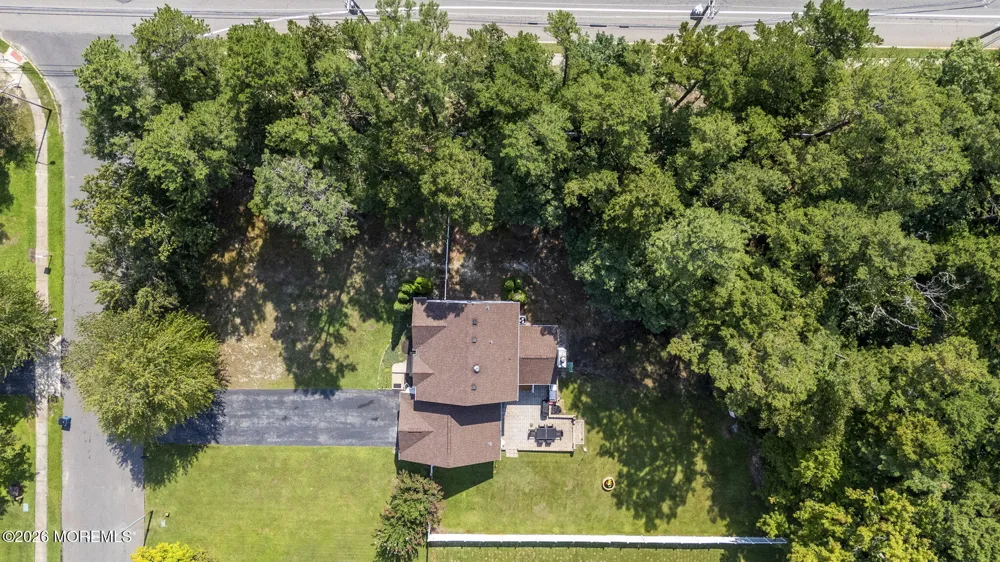 2 Sparrow Court Jackson, NJ 08527